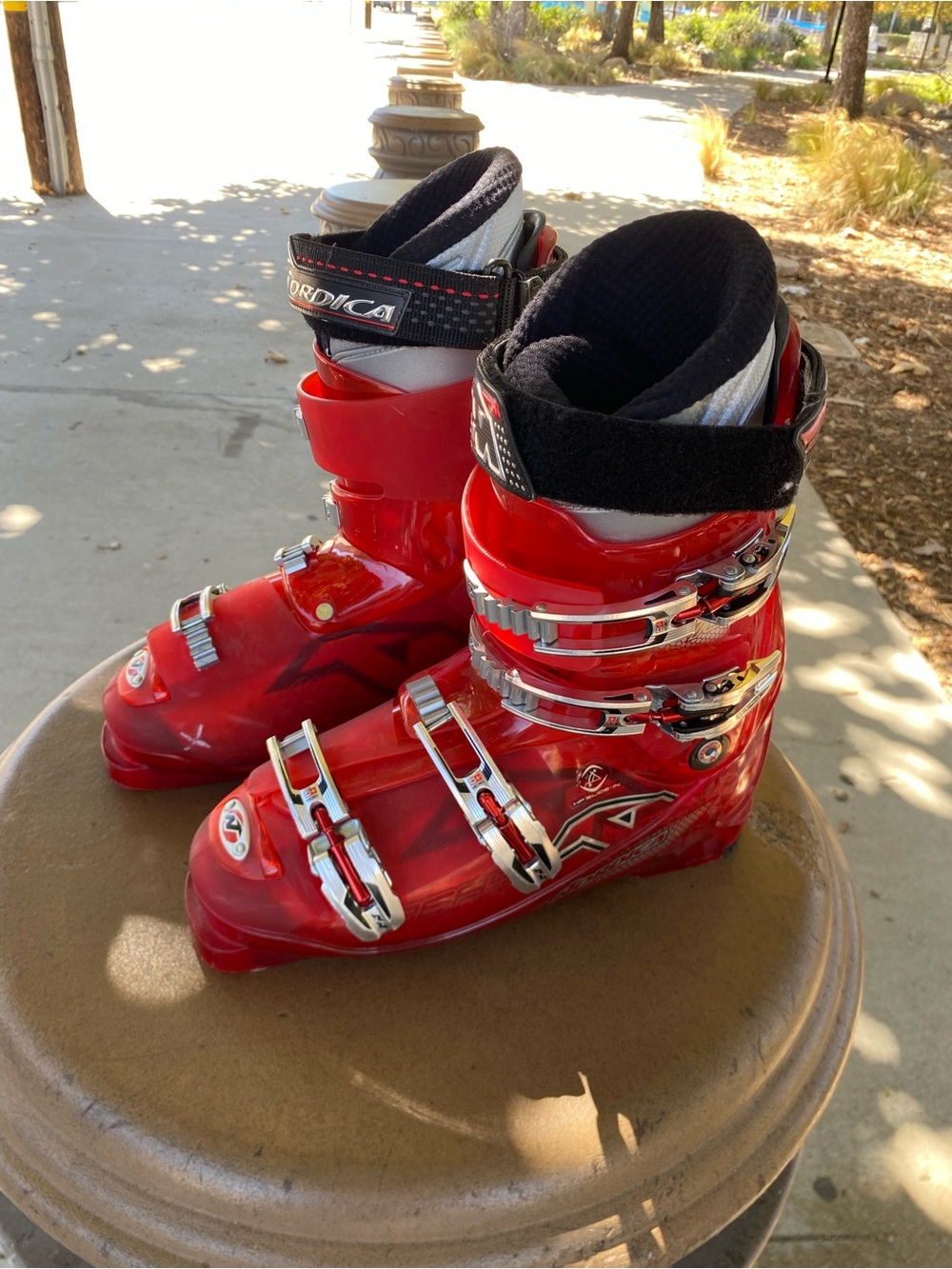 Nordica Red Winter Ski Boots 325 mm